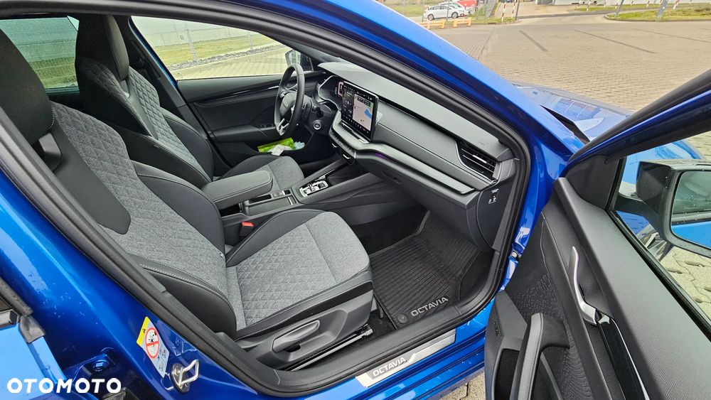 Skoda Octavia 1.5 TSI mHEV Sportline DSG - 32
