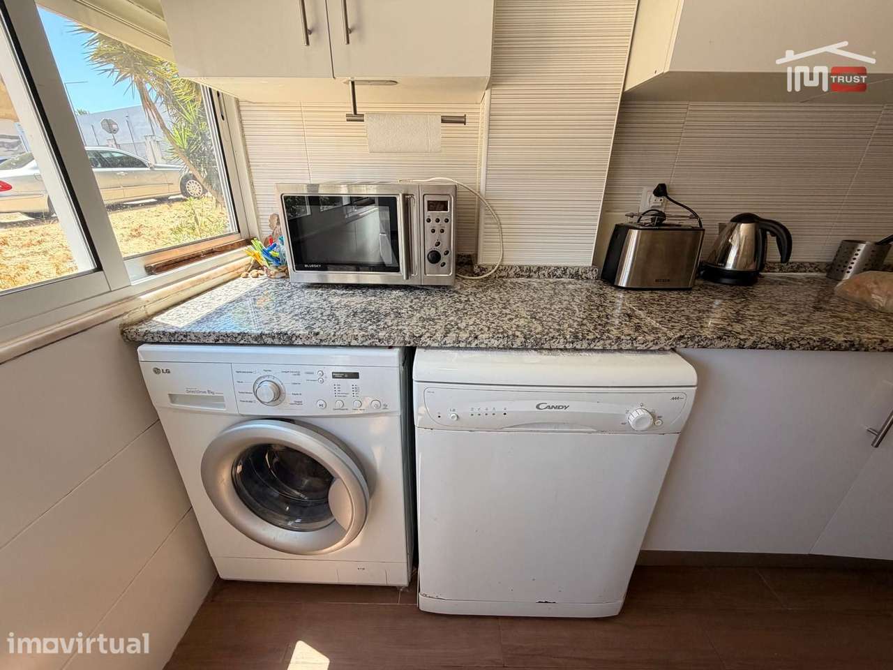 Excelente Apartamento T2 Rés de Chão, todo remodelado ao pé do Cont... - Grande imagem: 4/33