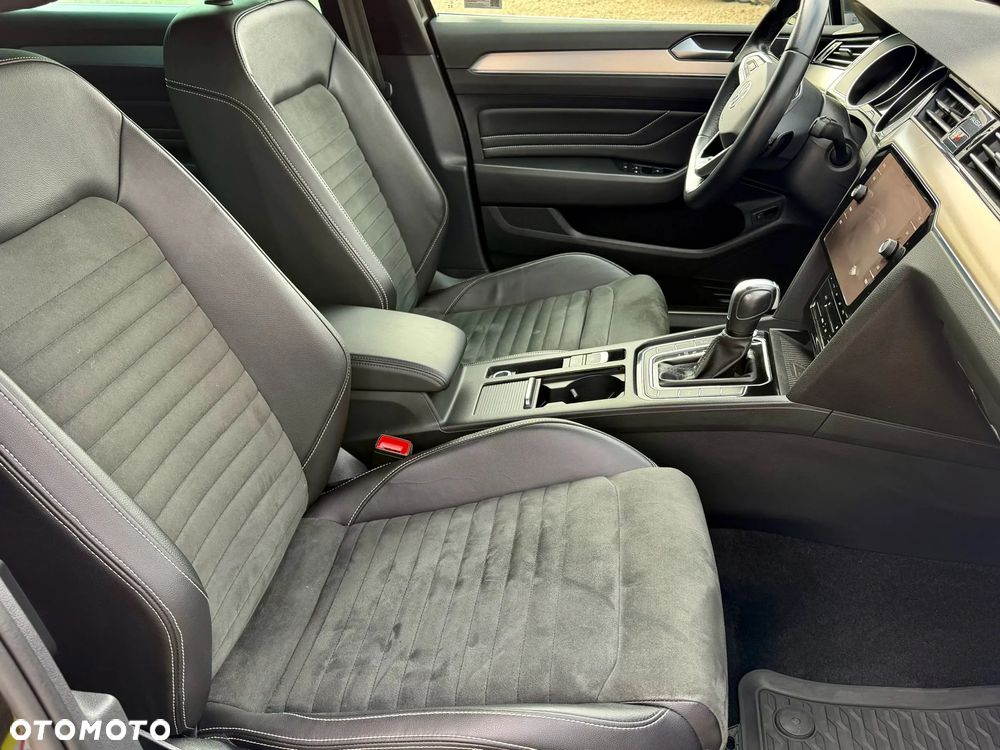 Volkswagen Passat 2.0 TDI EVO Elegance DSG - 8