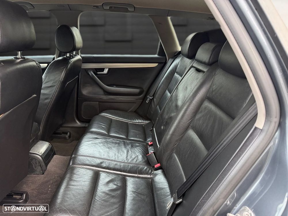 Audi A4 Avant 2.5 TDI quattro S-line - 11