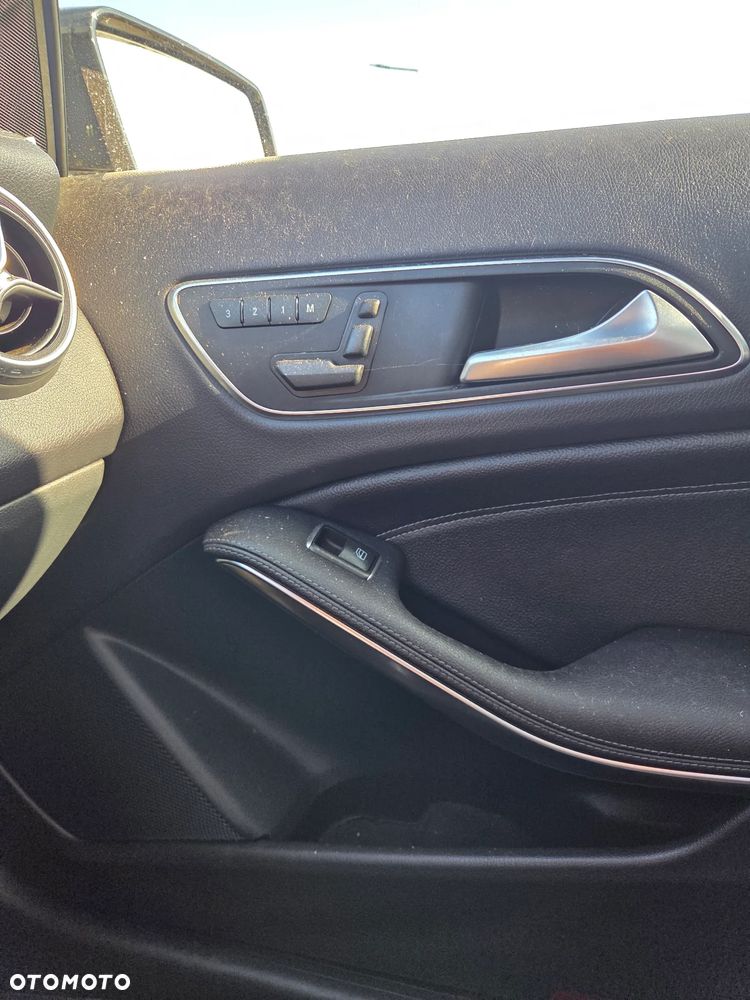 Mercedes-Benz GLA 220 d 4Matic 7G-DCT AMG Line - 15