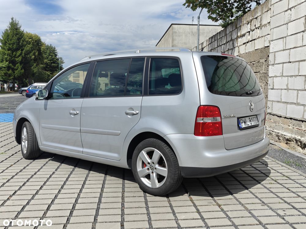 Volkswagen Touran - 9