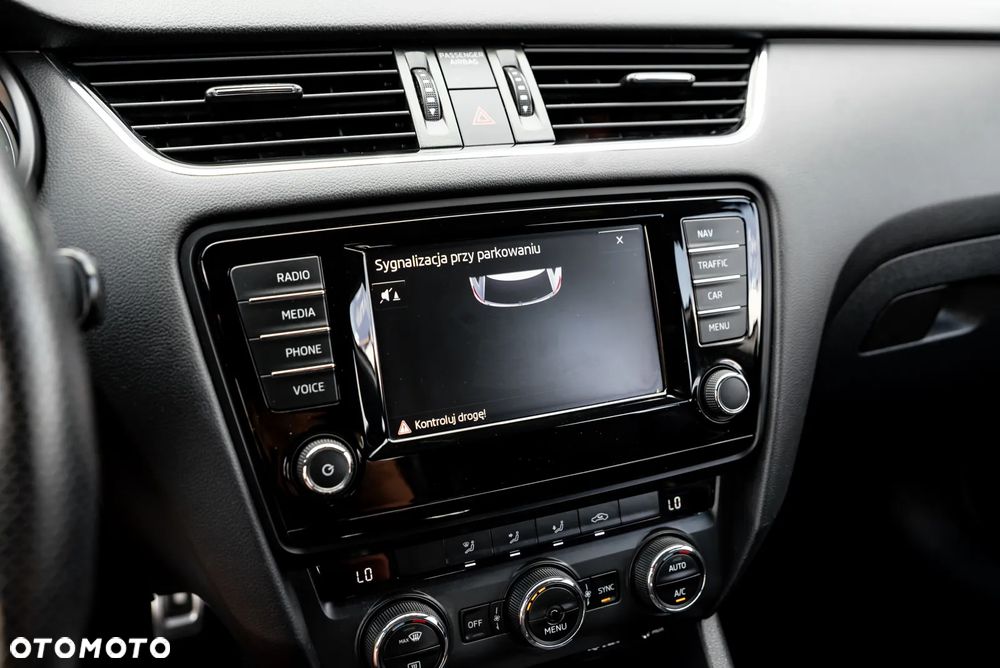 Skoda Octavia 2.0 TDI DSG RS - 35