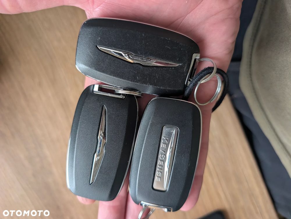 Chrysler Pacifica - 25
