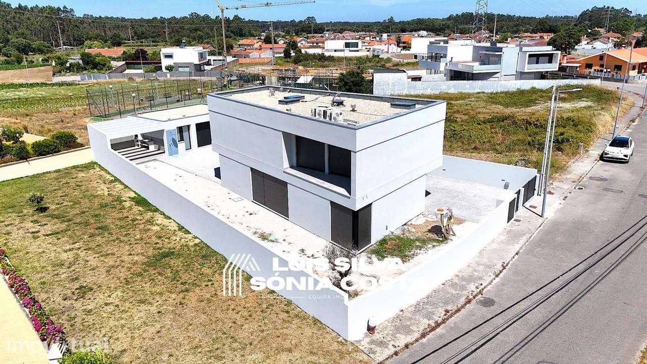 Moradia de Prestígio T4 com 3 Suítes, Anexo, Jardim &... - Grande imagem: 5/16