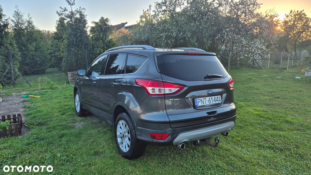 Ford Kuga 2.0 TDCi 2x4 Titanium - 14