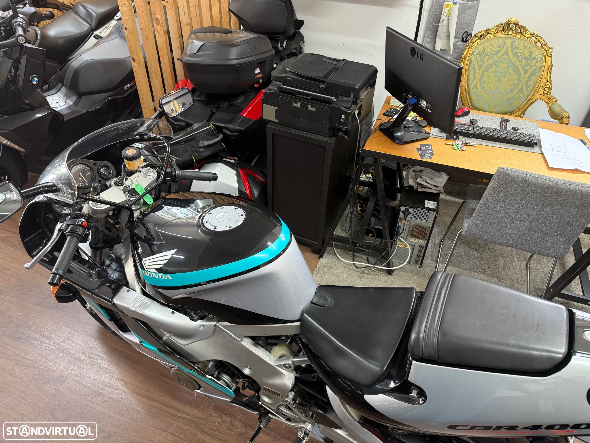 Honda CBR 400 RR - 21