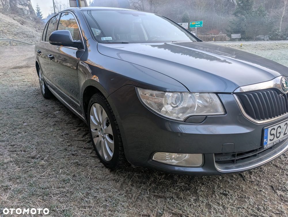 Skoda Superb 2.0 TDI Elegance DSG - 9