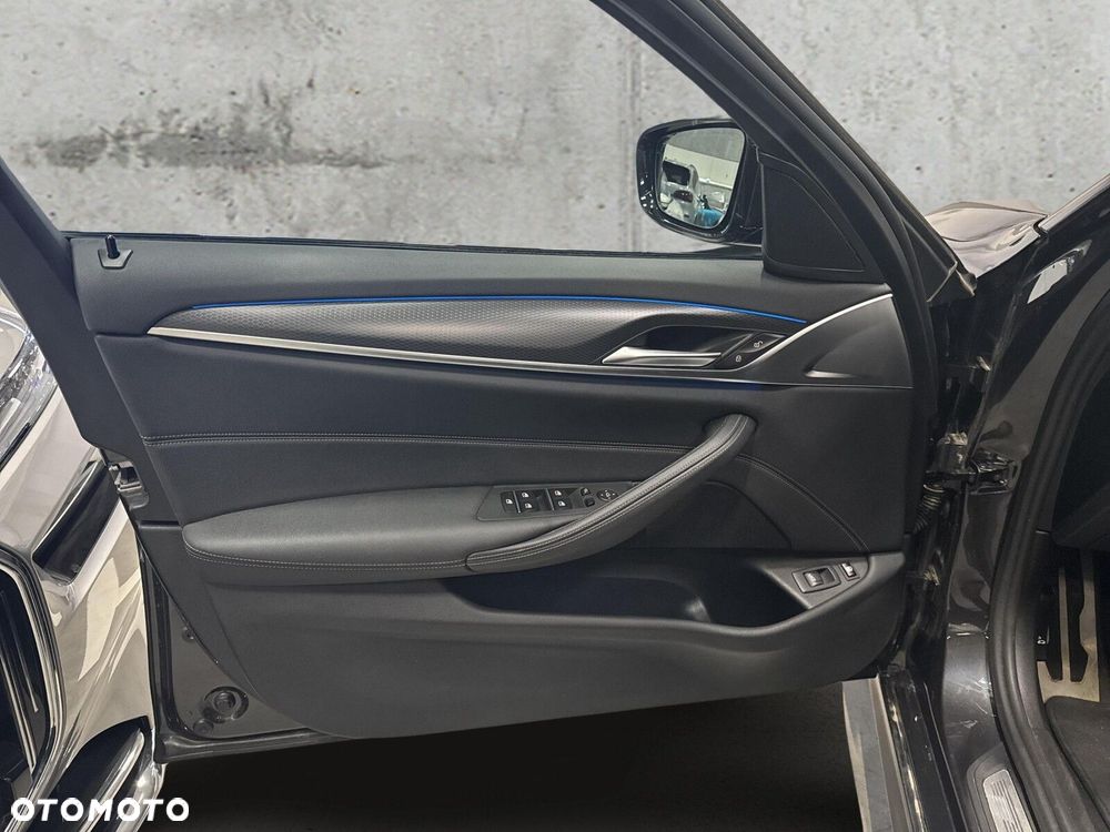 BMW Seria 5 530e xDrive M Sport sport - 11