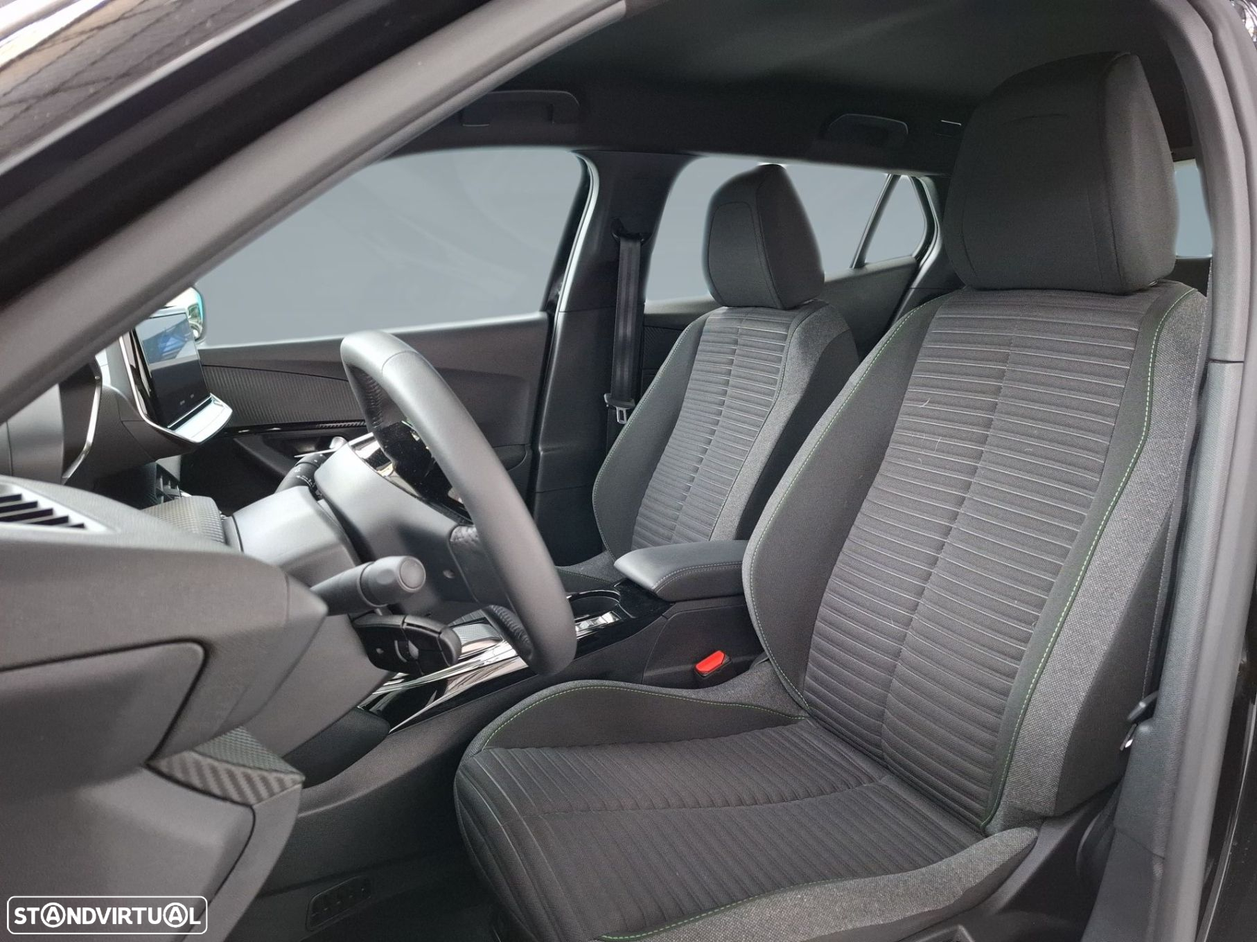Peugeot e-2008 54 kWh Active - 11