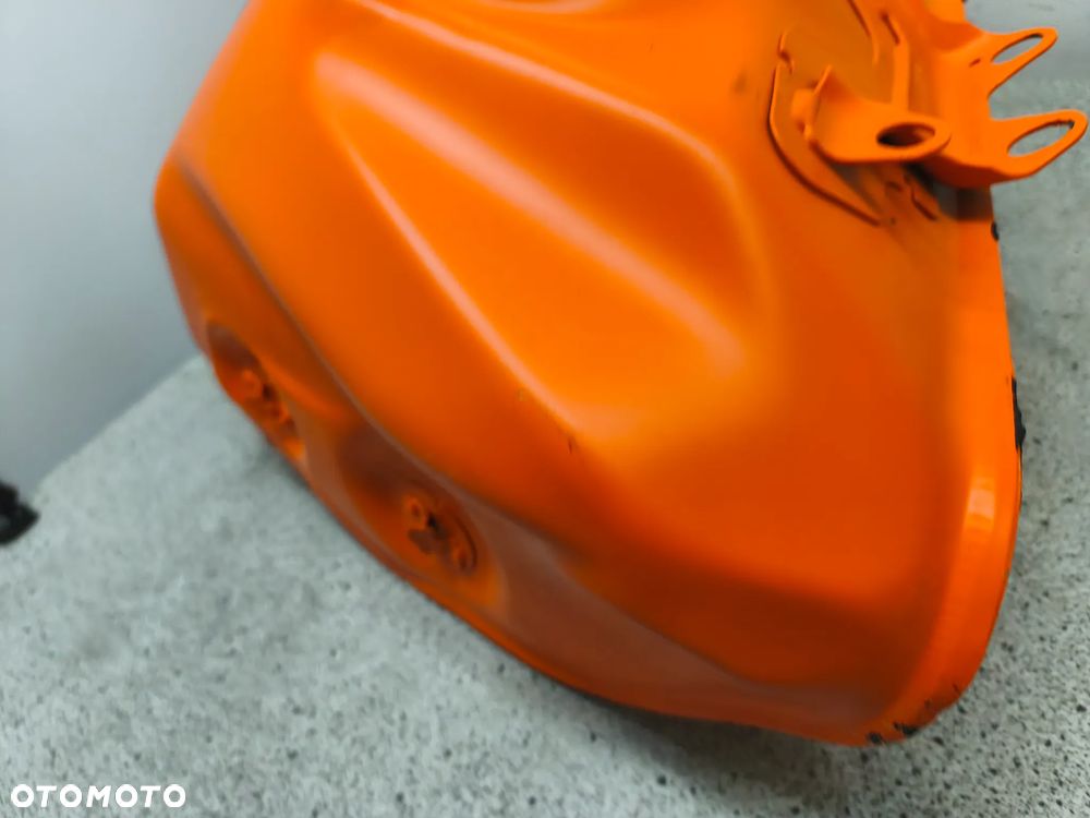 Bak, zbiornik paliwa KTM 390 Duke 24- - 27