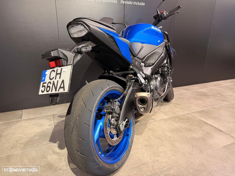 Suzuki GSX - 12