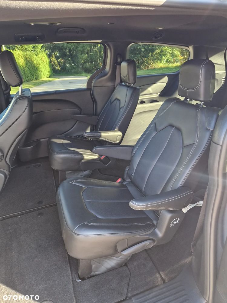 Chrysler Pacifica - 7