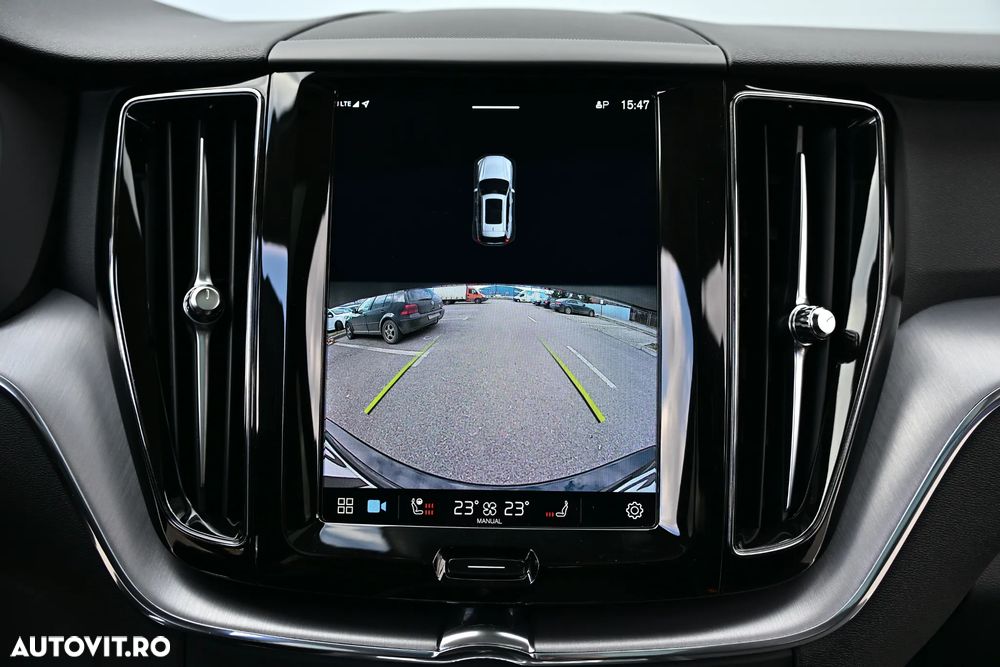 Volvo XC 60 B4 MHEV AT AWD Ultimate Dark - 31