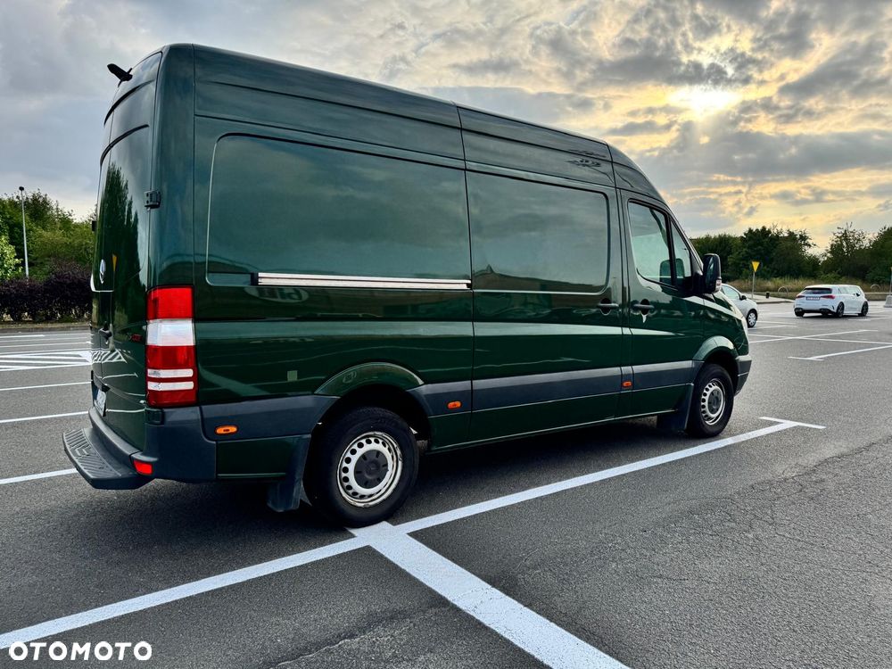 Mercedes-Benz Sprinter - 24
