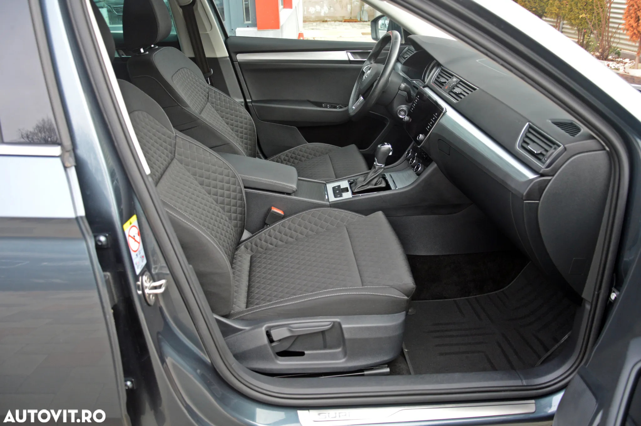 Skoda Superb 2.0 TDI DSG Active - 22