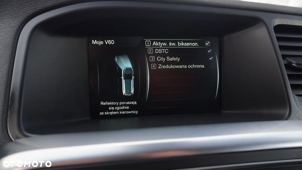 Volvo V60 D6 AWD Plug-in Hybrid Momentum - 37