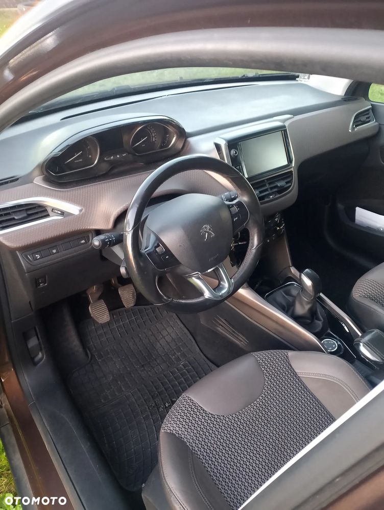 Peugeot 2008 e-HDi FAP 92 STOP & START Allure - 5