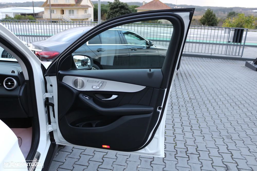 Mercedes-Benz GLC 300 de 4Matic 9G-TRONIC AMG Line - 38