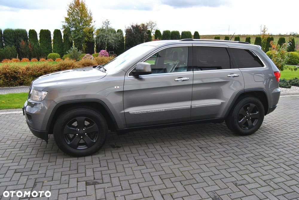 Jeep Grand Cherokee - 22