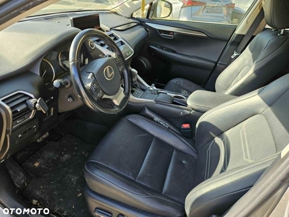 Lexus NX 300h - 20