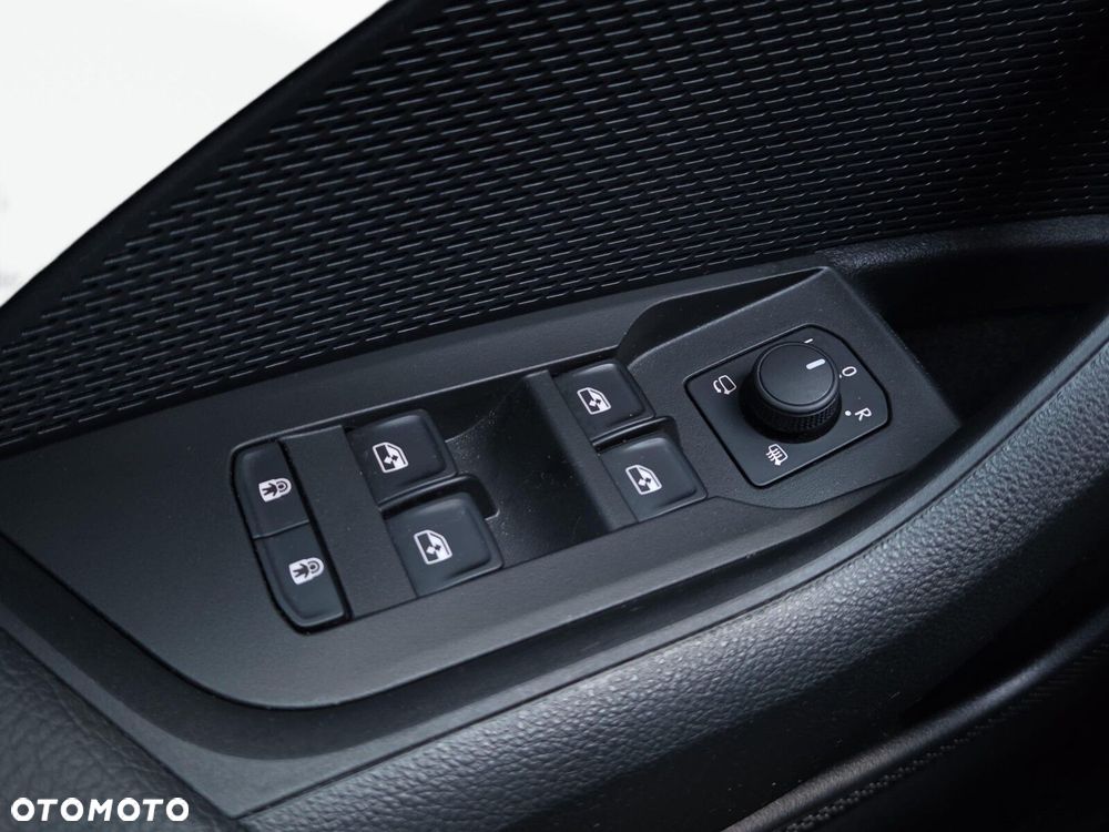 Skoda Octavia 1.5 TSI mHEV Selection DSG - 24