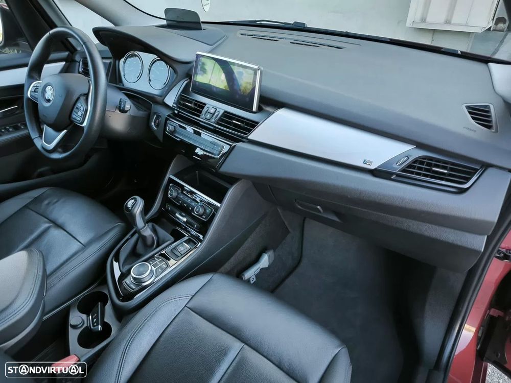 BMW 216 Active Tourer d Line Luxury - 23