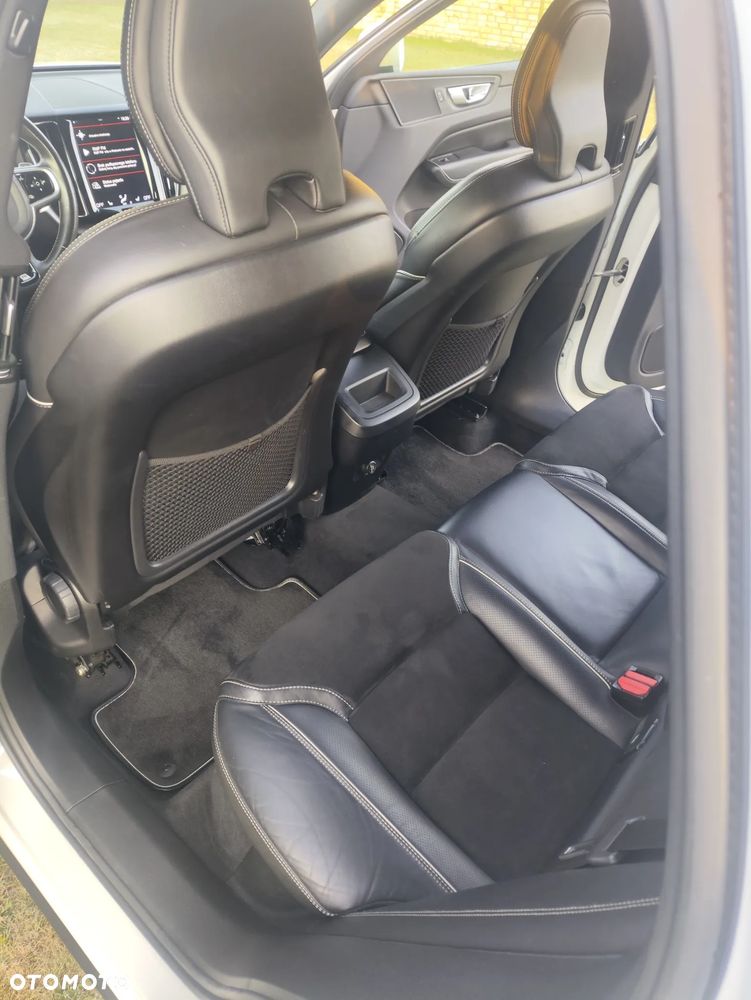 Volvo XC 60 D4 AWD R-Design - 9