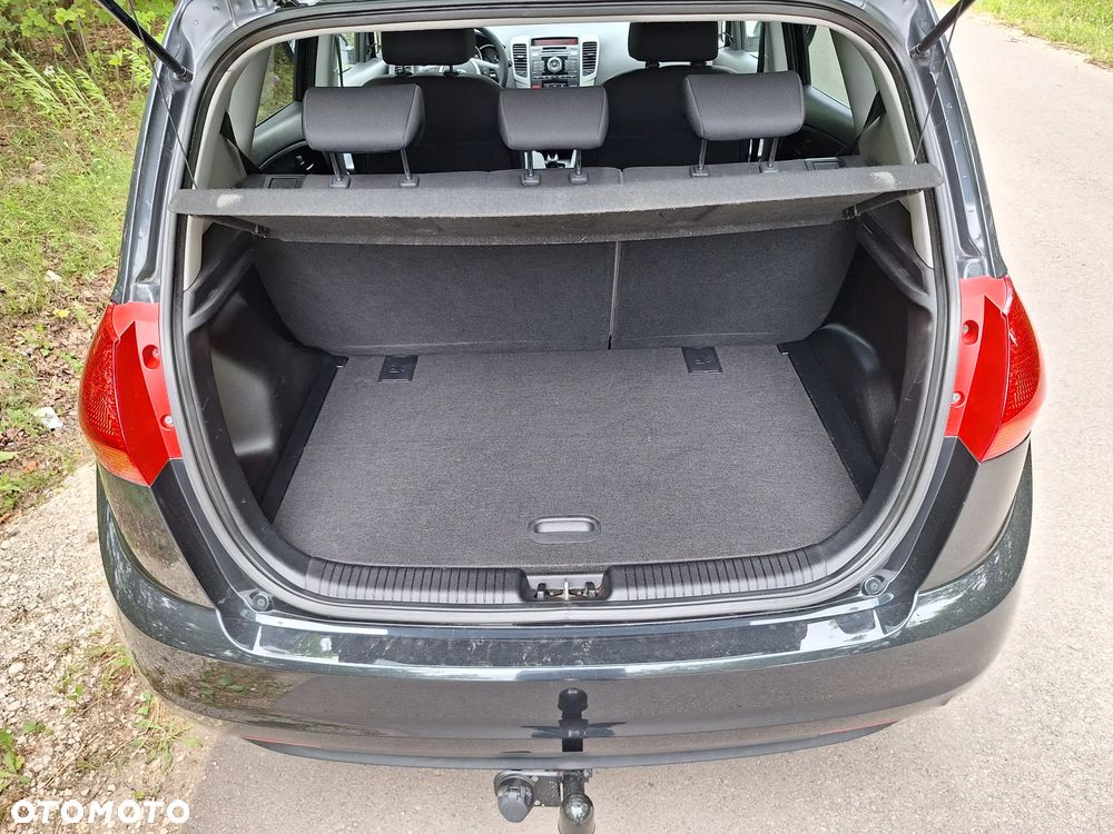 Kia Venga - 23