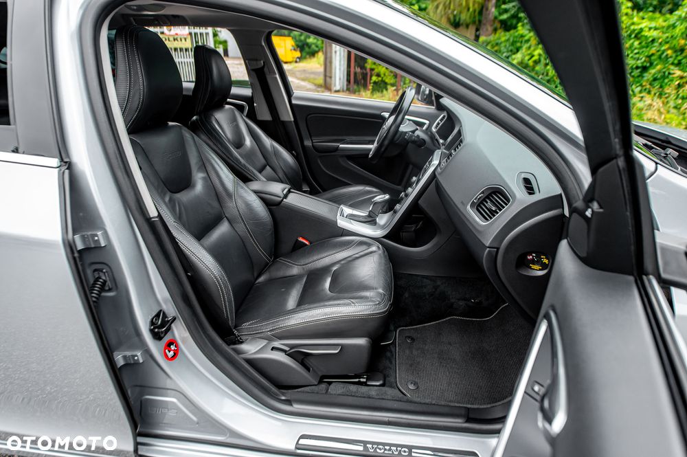 Volvo V60 T3 Geartronic Powershift RDesign - 31