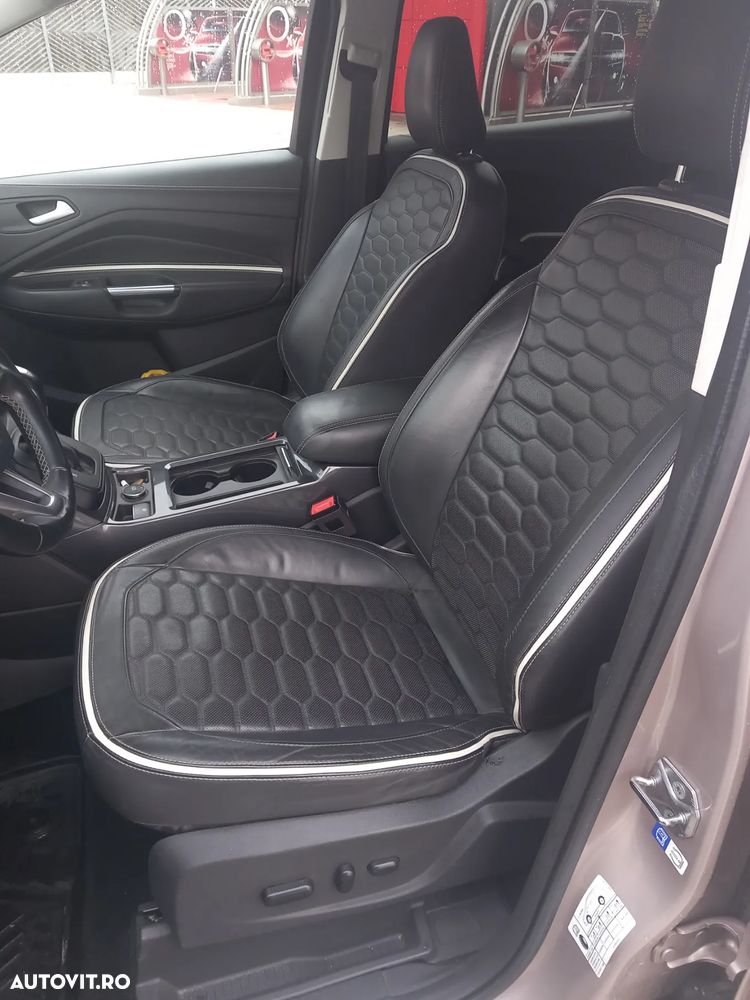 Ford Kuga 2.0 TDCi 4WD Powershift Vignale - 20