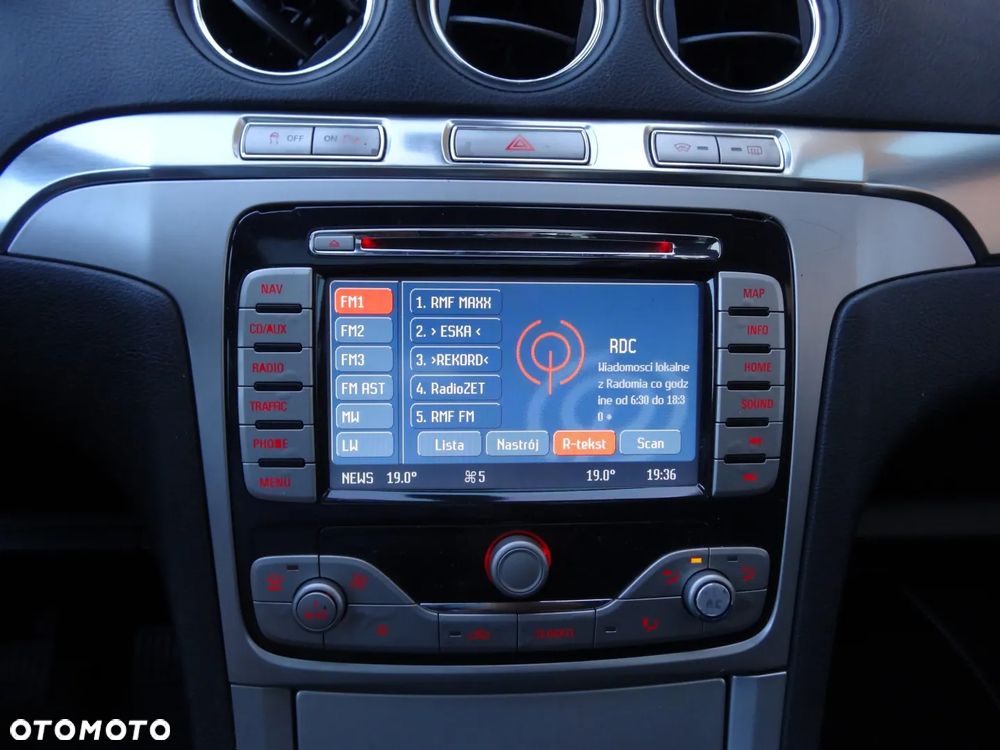 Ford S-Max 2.0 Titanium - 28
