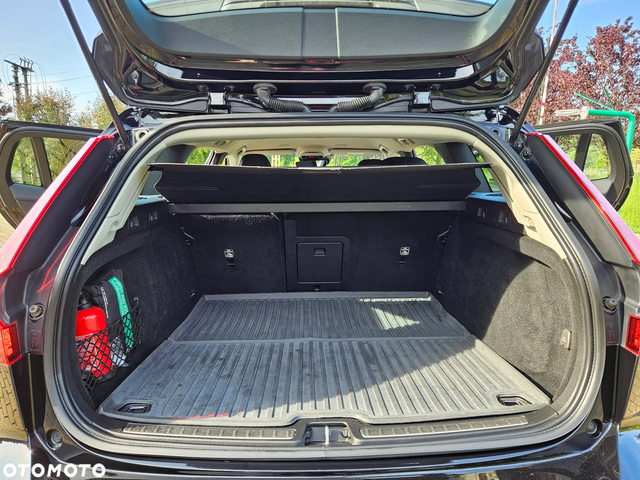 Volvo V60 D4 Momentum Pro - 25