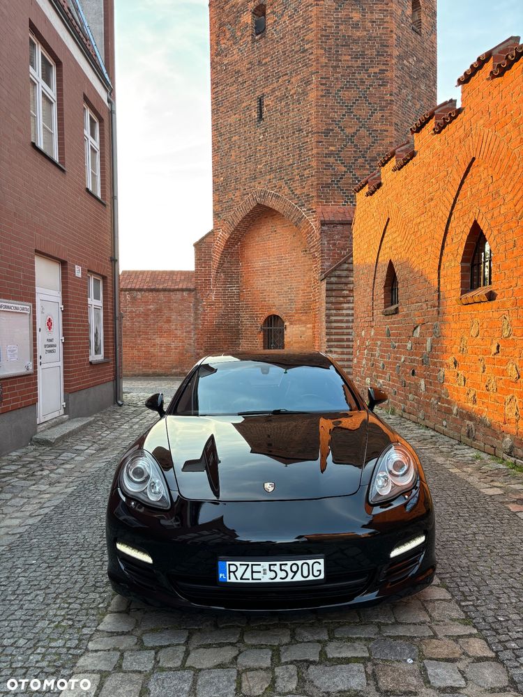 Porsche Panamera 4S - 4