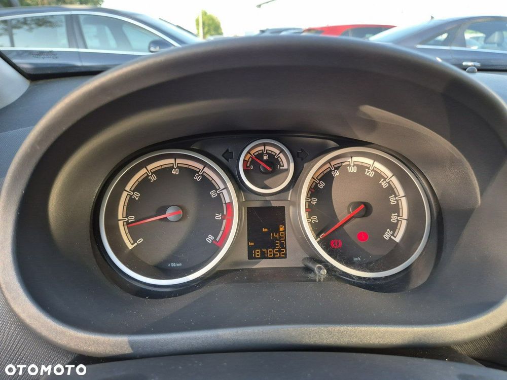 Opel Corsa 1.4 16V 150 Jahre - 14