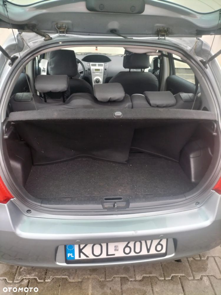 Toyota Yaris - 10