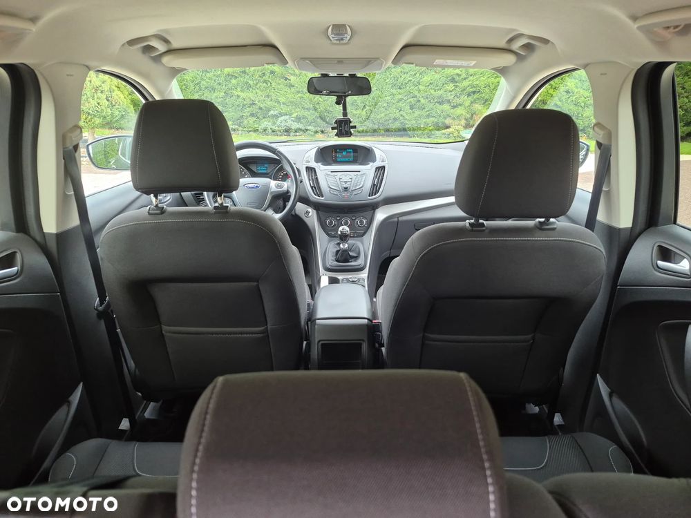 Ford Kuga 1.6 EcoBoost 2x4 Titanium - 26