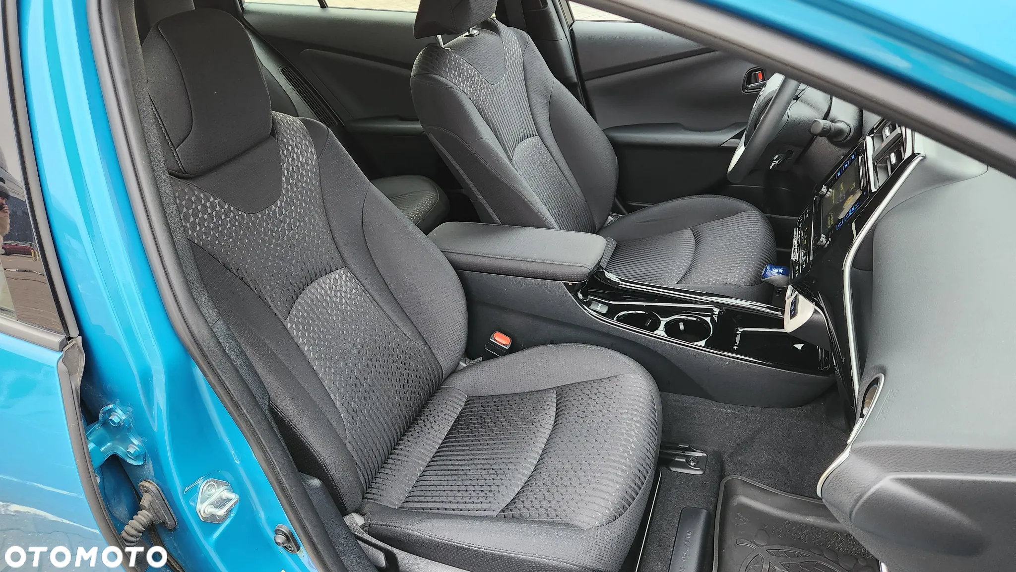 Toyota Prius Plug-in Hybrid - 20