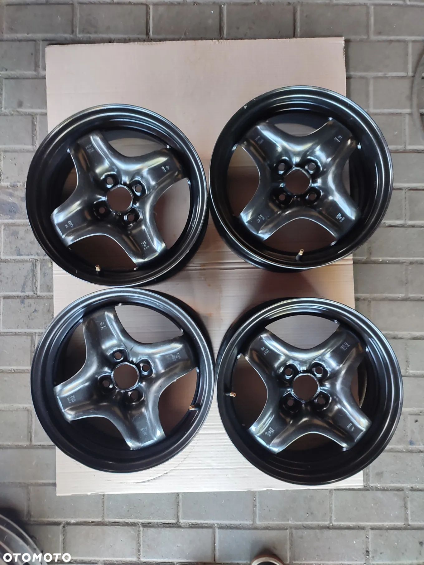 Felgi stalowe Opel Corsa z czujnikami 4x100 15 cali 6Jx15 ET39 - 1