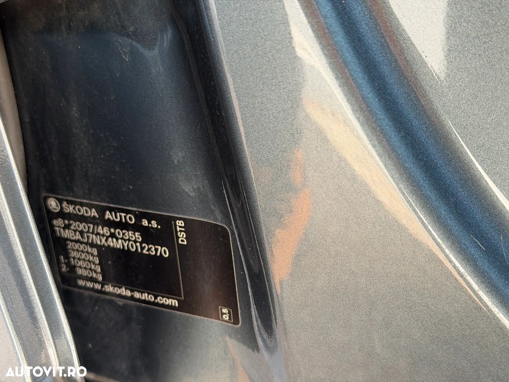 Skoda Octavia 2.0 TDI DSG Ambition - 10