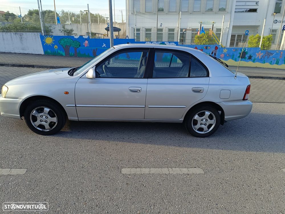 Hyundai Accent 1.5 CRDi Charme - 8