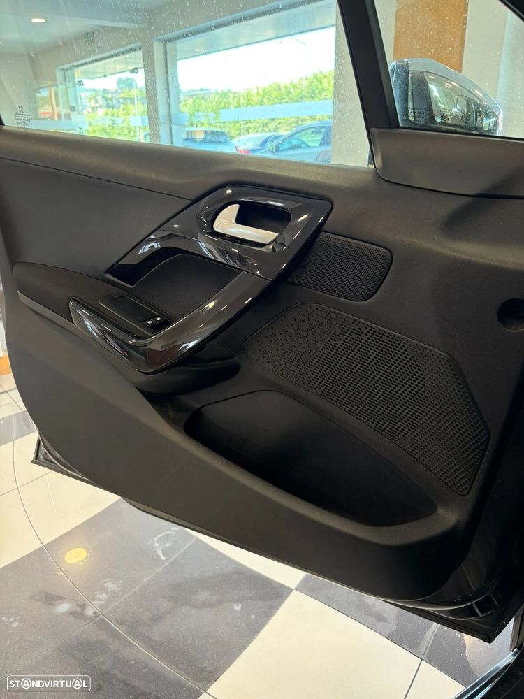 Peugeot 208 PureTech 82 Style - 25