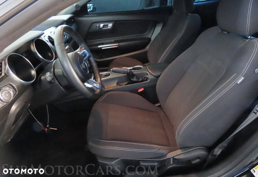 Ford Mustang 2.3 EcoBoost - 32