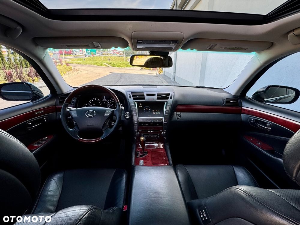 Lexus LS - 11