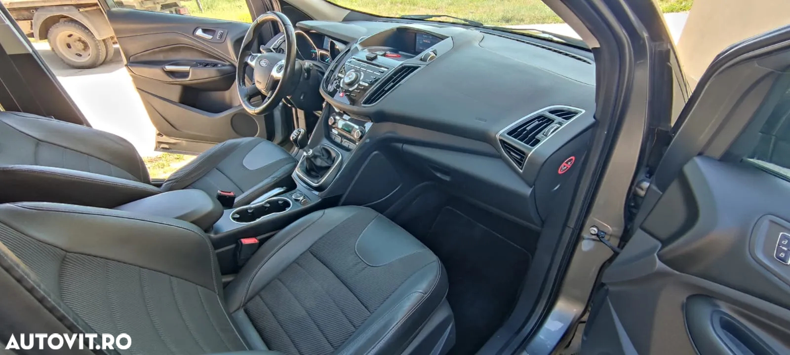Ford Kuga 2.0 TDCi 2x4 SYNC - 12
