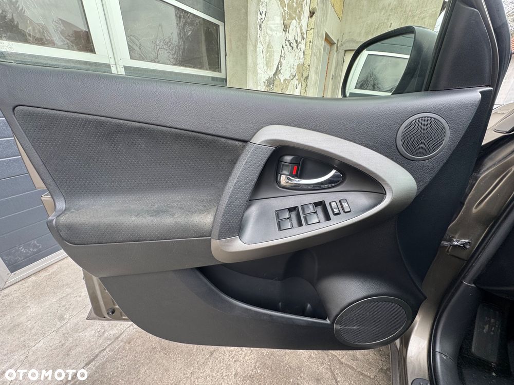 Toyota RAV4 - 21