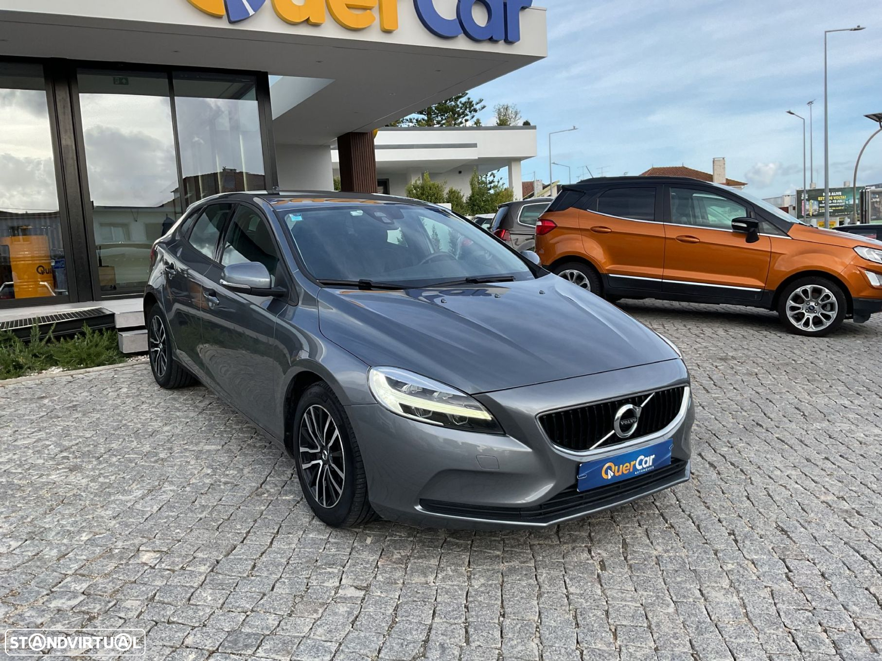 Volvo V40 2.0 D2 Momentum Geartronic - 10