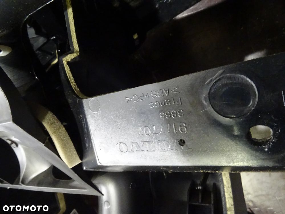 VOLVO XC70 01-07 2.5T 210KM DESKA ROZDZIELCZA - 10