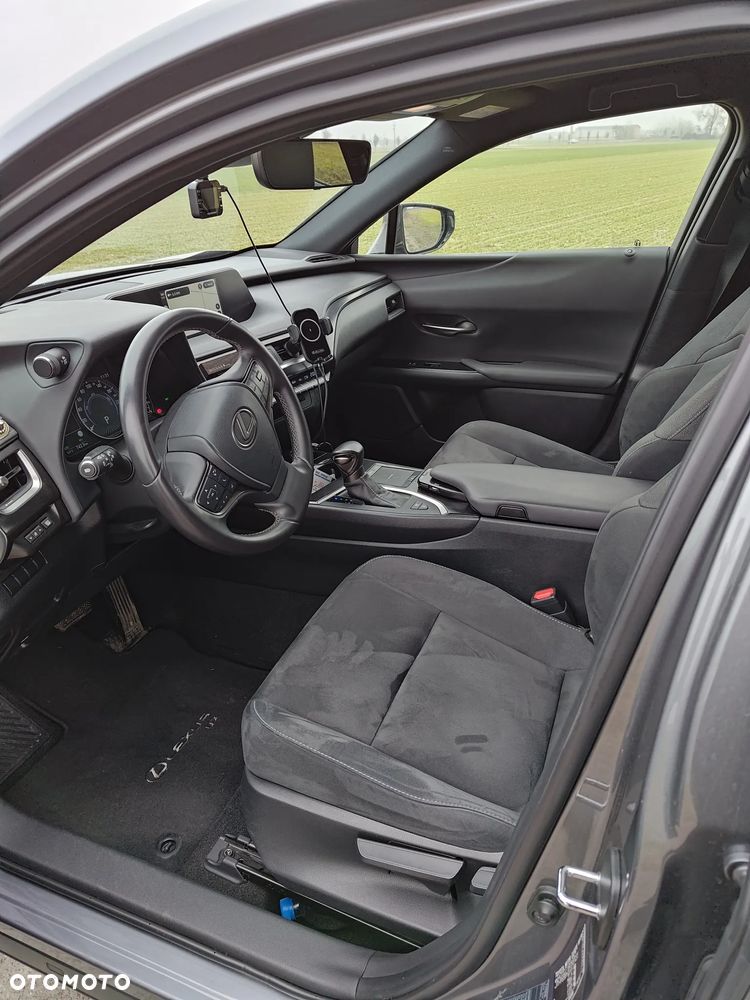 Lexus UX - 6
