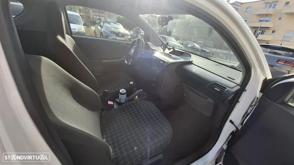 Toyota iQ 1.0 VVT-i - 2